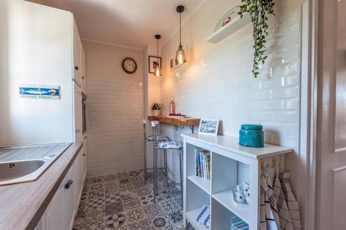 Appartement Le Poisson Bleu แซ็งต์-ราฟาเอล ภายนอก รูปภาพ